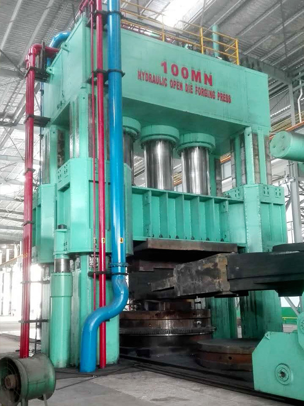 8000T鍛造液壓(ya)機-江陰振宏(hong)