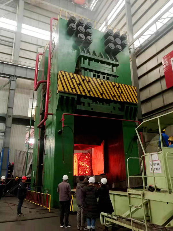 50000T擠壓液壓(yā)機-河北宏潤(rùn)