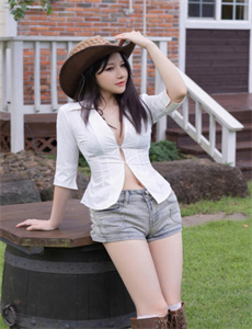 丁子裤美女
