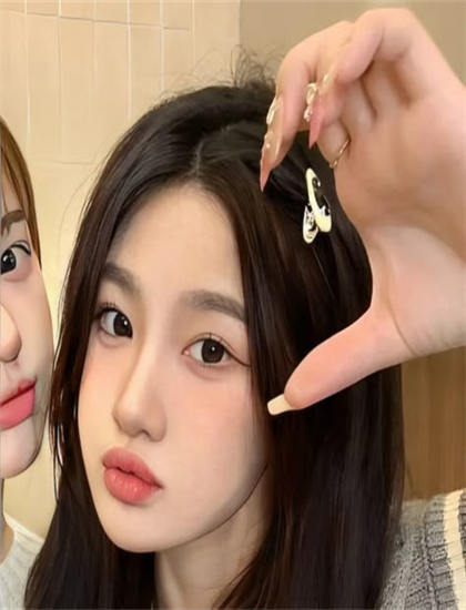 《莫吉里根：我的百变人生》心理分析：角色心理变化与情感轨迹解读